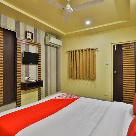 Spot On Hotel Shreeji Palace Ахмедабад Экстерьер фото
