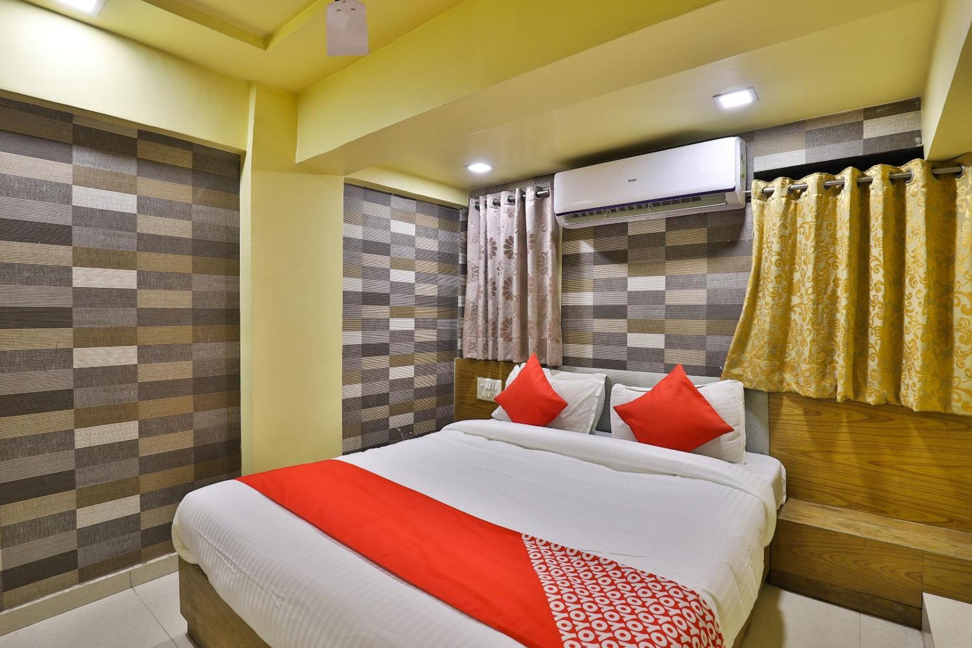 Spot On Hotel Shreeji Palace Ахмедабад Экстерьер фото